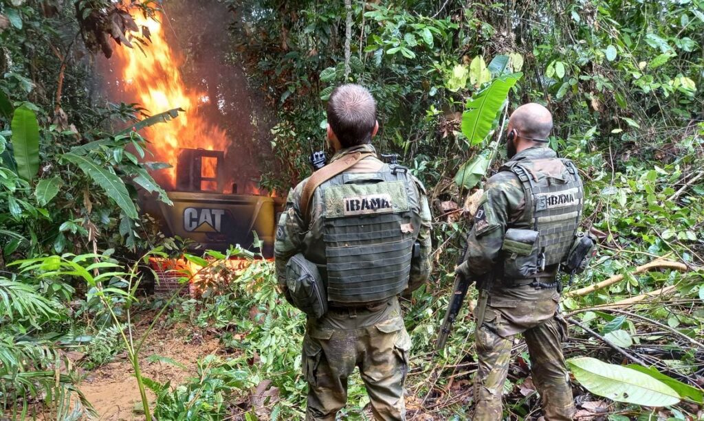 Garimpo ilegal perde R$ 1 bilhão em máquinas com operações na Amazônia, diz Ibama