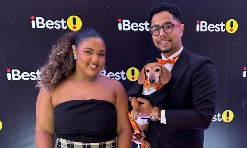 Malcom Salsicha, o cachorrinho de Marabá, recebe prêmio iBest como pet do ano