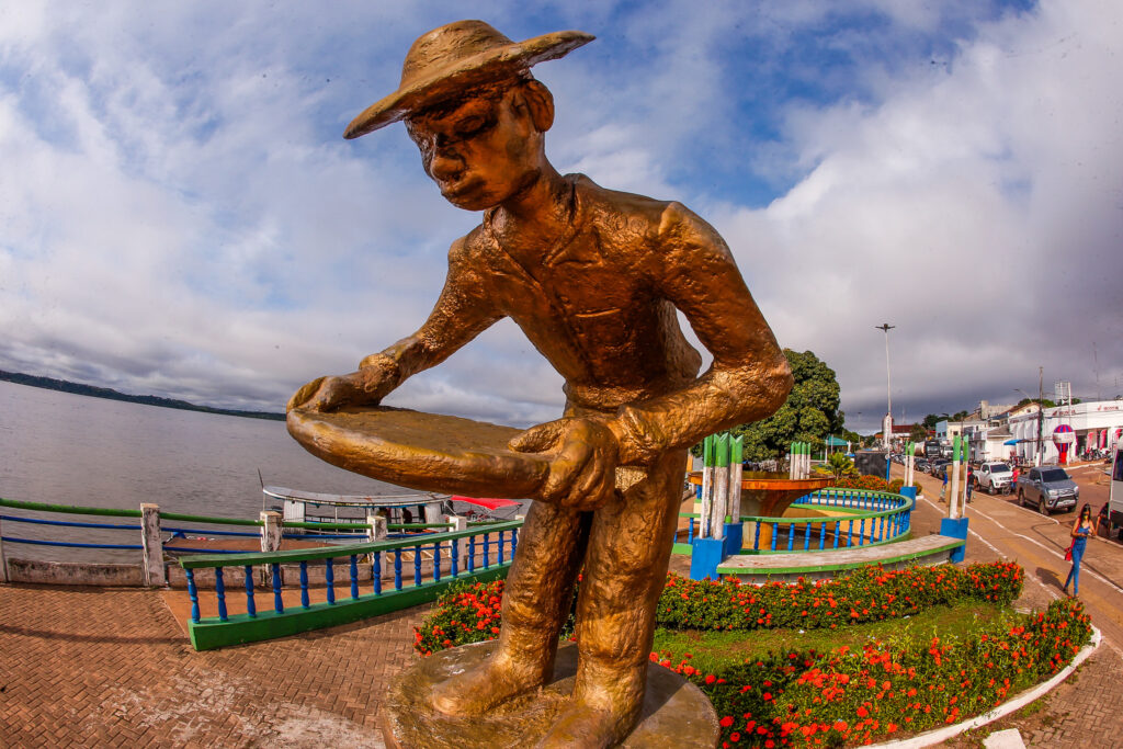 Venda de escavadeiras em Itaituba segue mesmo após denúncias de uso ilegal