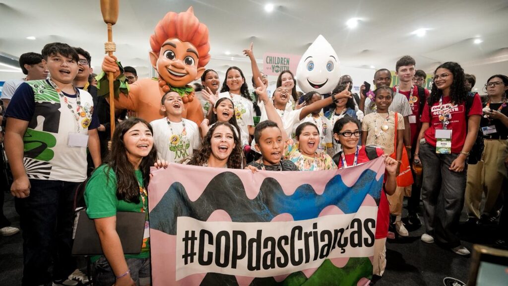 Oitavo dia da COP30 teve anúncios promissores, alerta de cientistas e participação de crianças